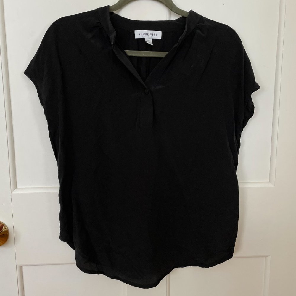 Black short sleeve Amour vert silk top